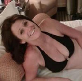 5204335133, 45 Caucasian female escort, Tucson