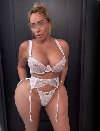 520-500-5376, 31  female escort, Tucson